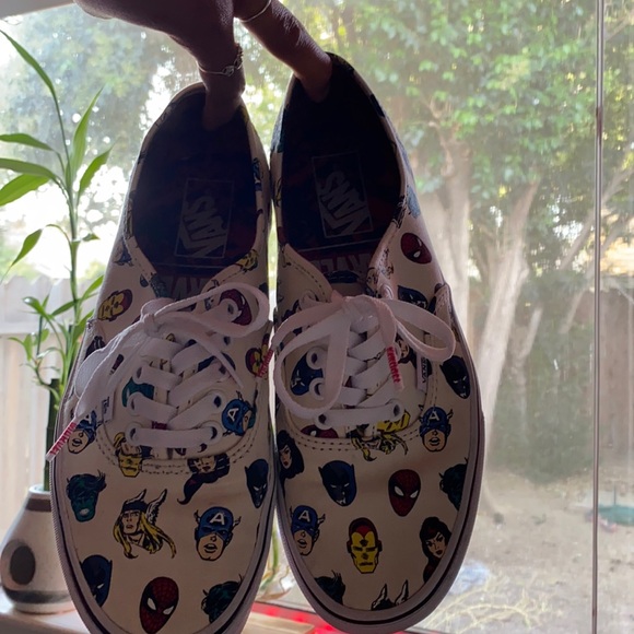 vans authentic marvel heads